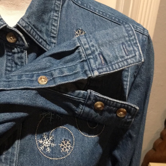 Basic Addition blue Jean button down. Size large - Picture 5 of 9